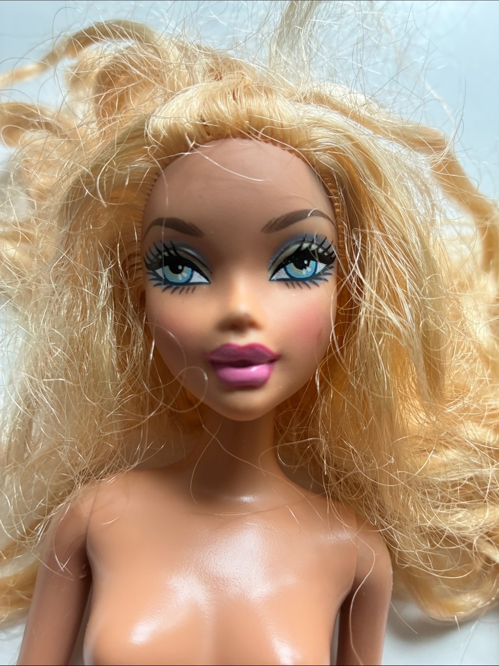 Lot of 5 Barbie Fashion Dolls - Picture 8 of 11